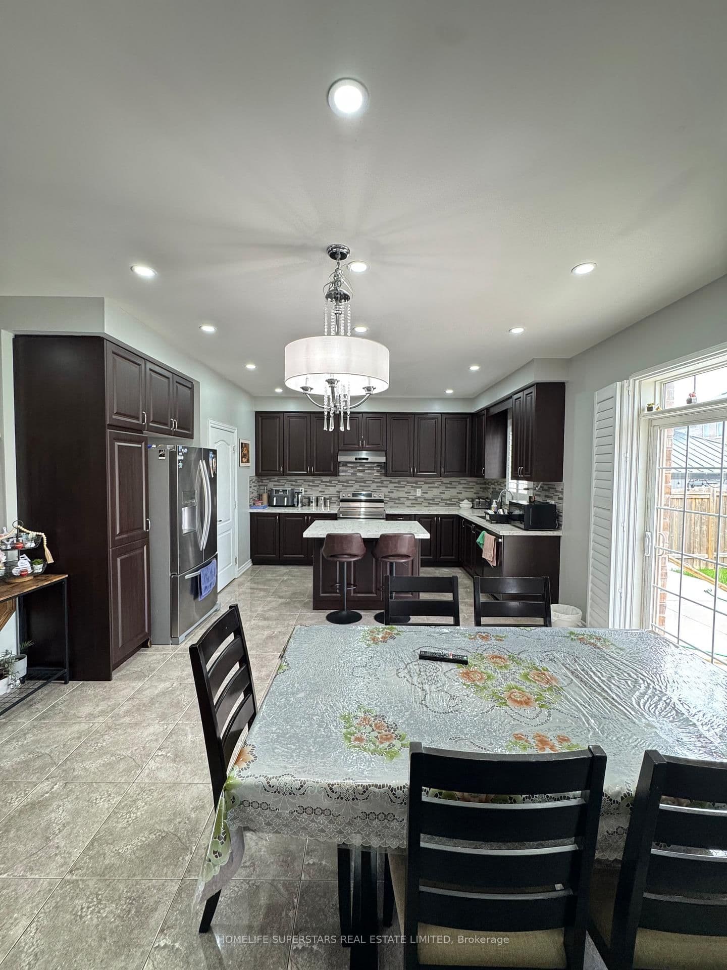 126 Martin Byrne Drive thumbnail 17