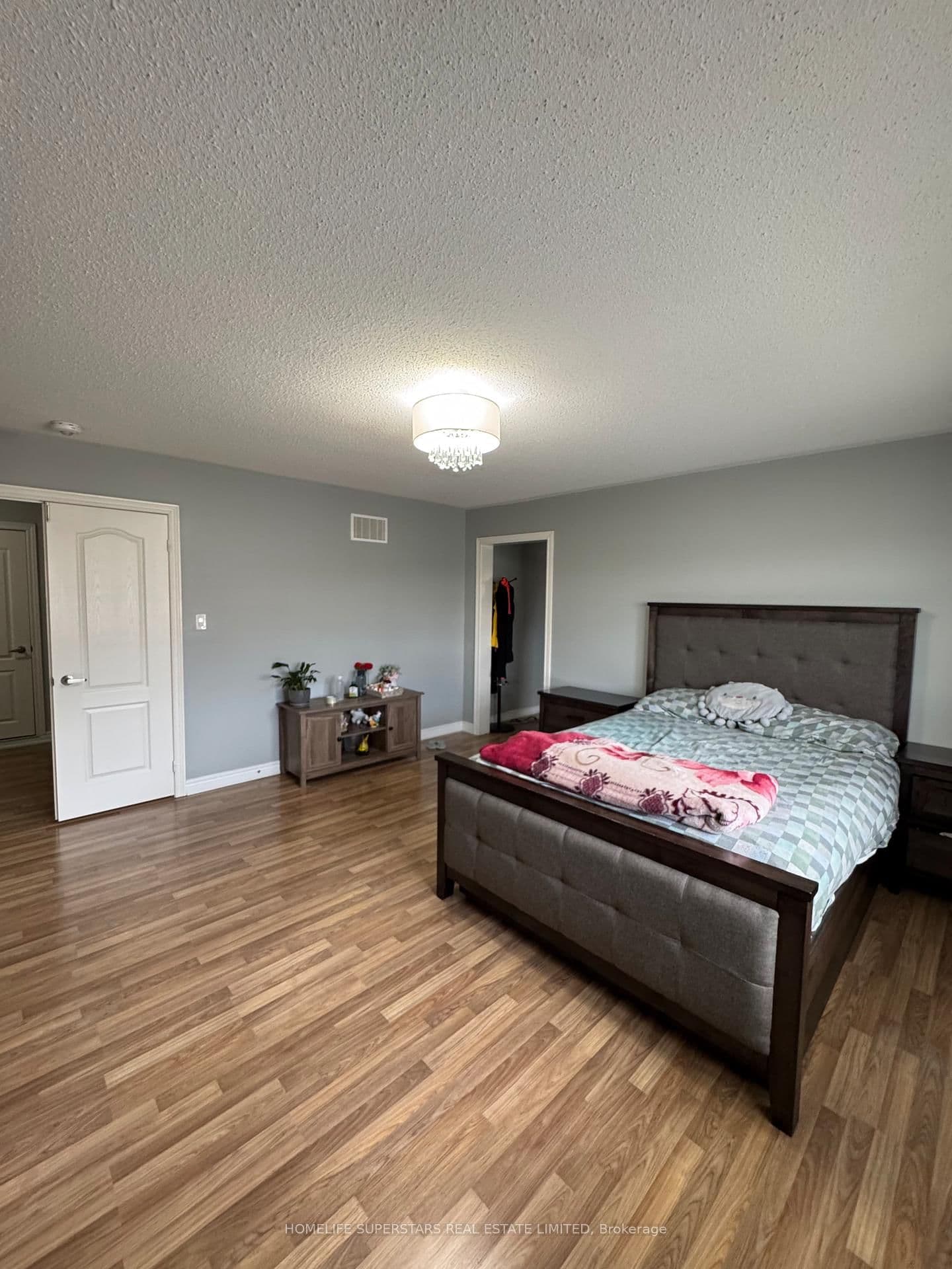 126 Martin Byrne Drive thumbnail 25