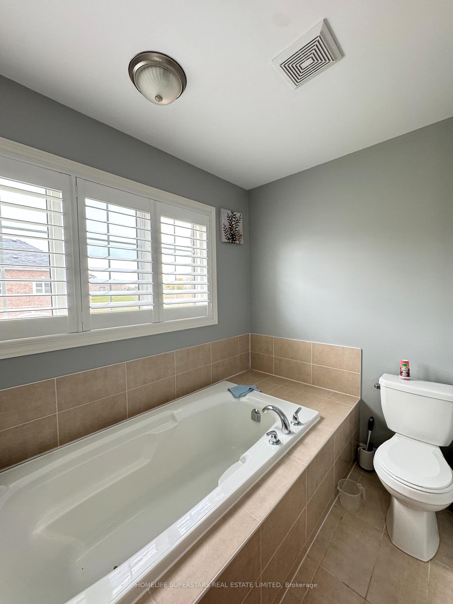 126 Martin Byrne Drive thumbnail 29