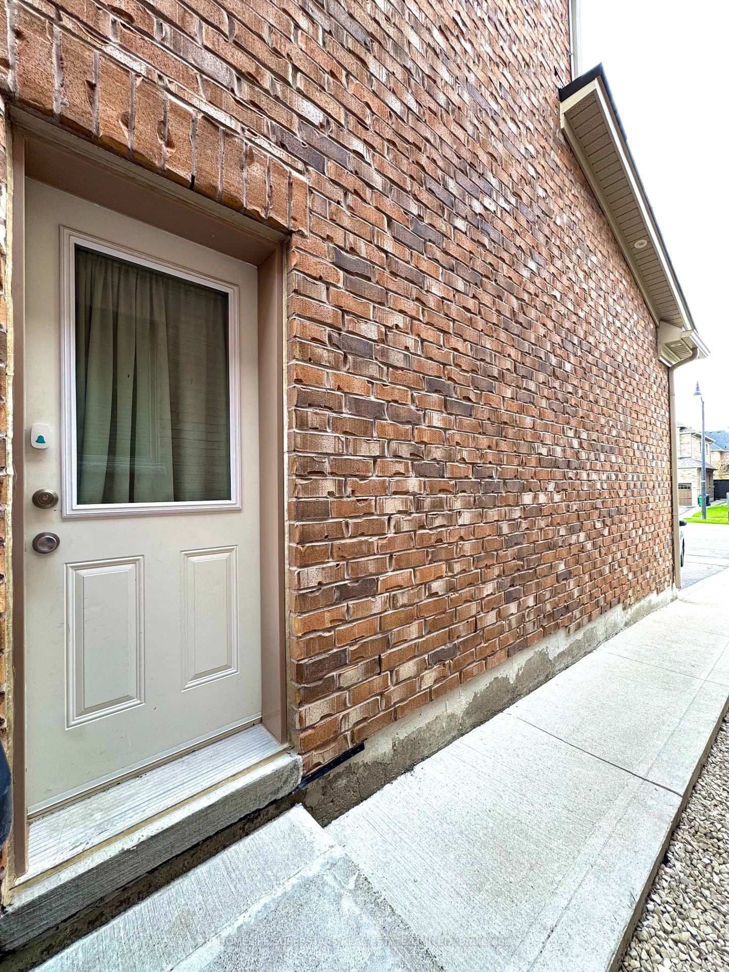 126 Martin Byrne Drive thumbnail 3