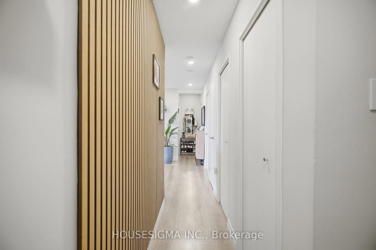 15 Elizabeth Street N, Unit 801 thumbnail 11