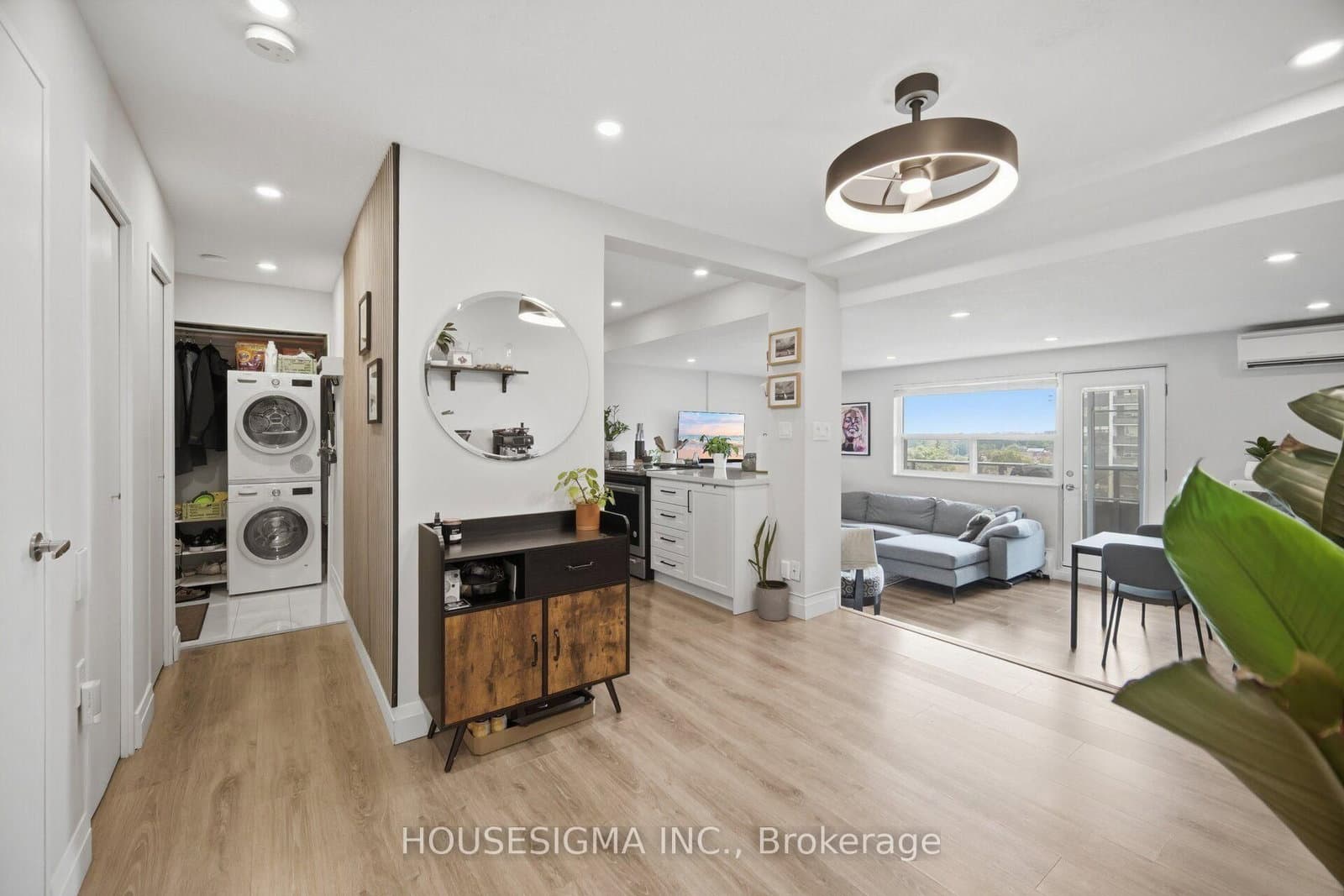 15 Elizabeth Street N, Unit 801 thumbnail 15