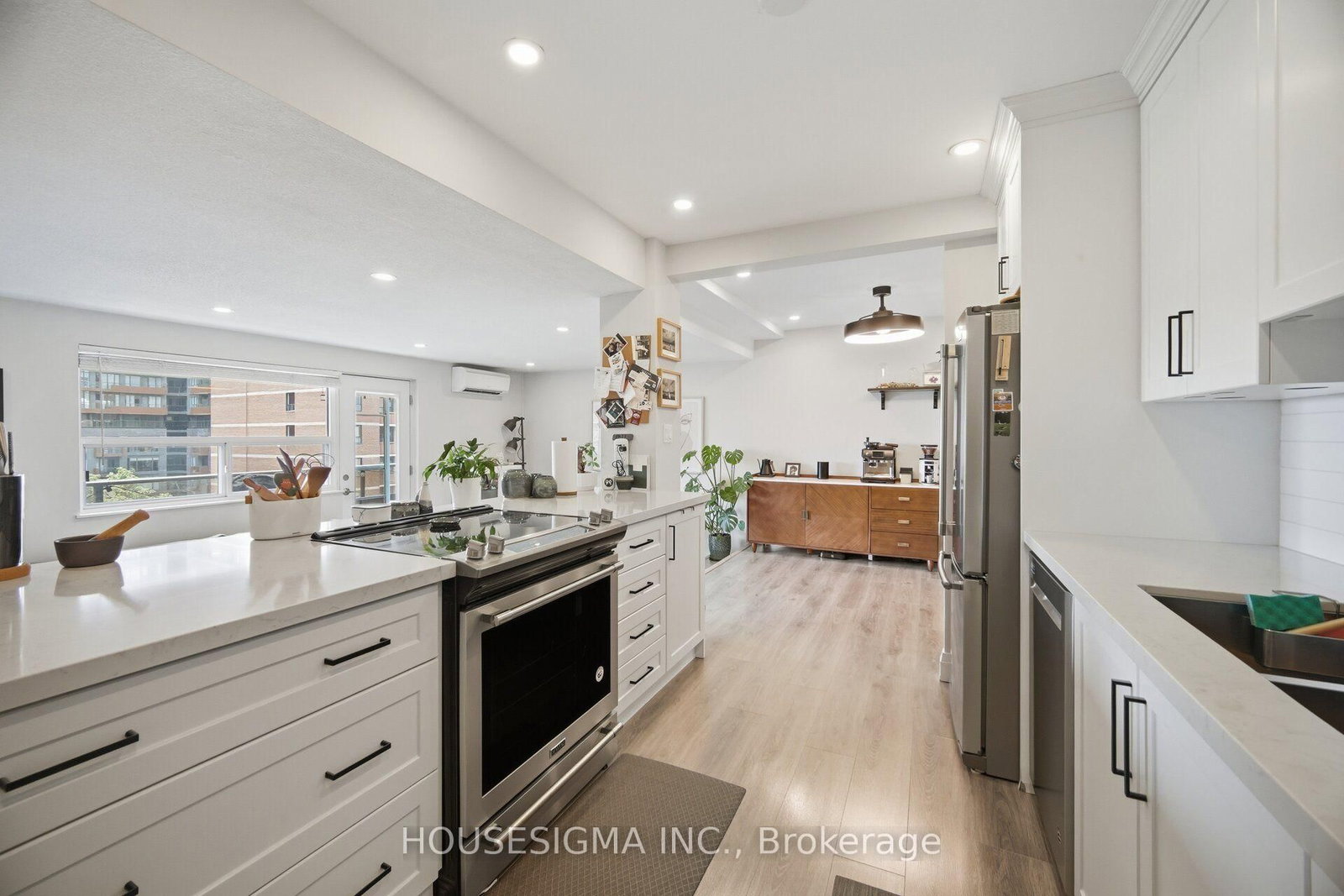 15 Elizabeth Street N, Unit 801 thumbnail 18