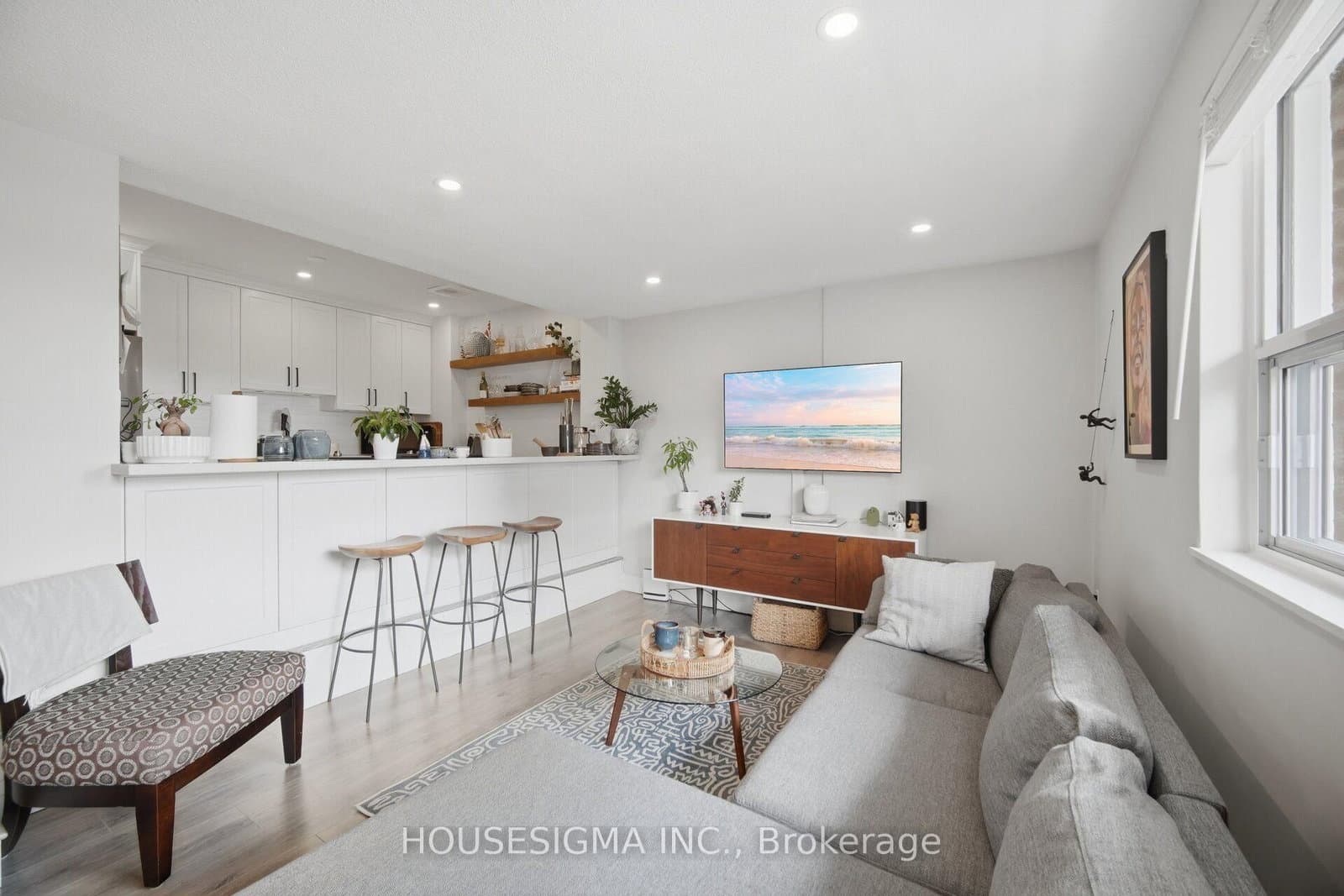 15 Elizabeth Street N, Unit 801 thumbnail 2