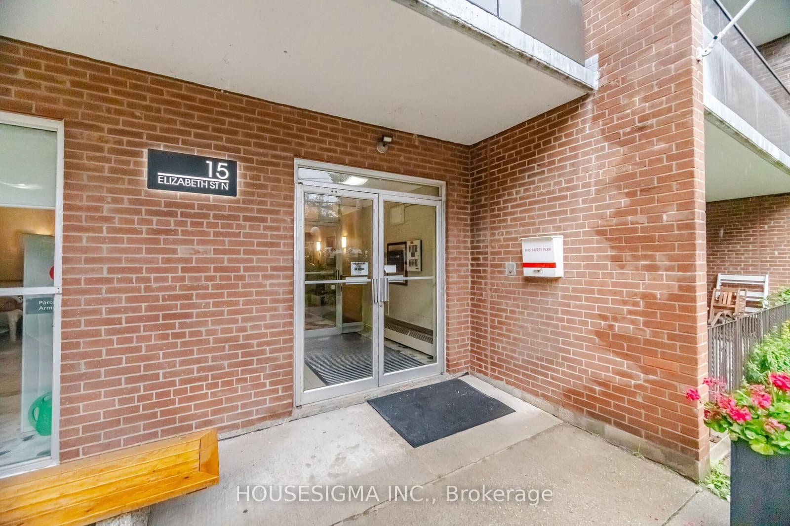 15 Elizabeth Street N, Unit 801 thumbnail 6