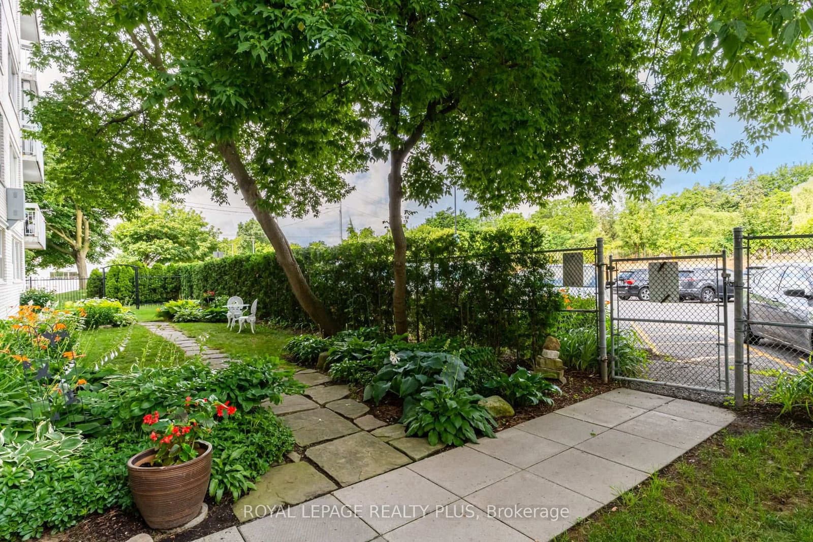 39 Stavebank Road N, Unit PH 4 thumbnail 28
