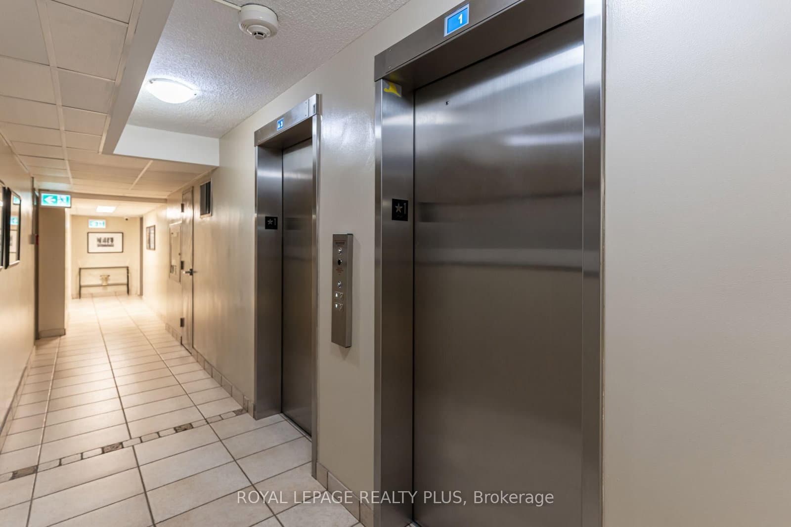39 Stavebank Road N, Unit PH 4 thumbnail 5