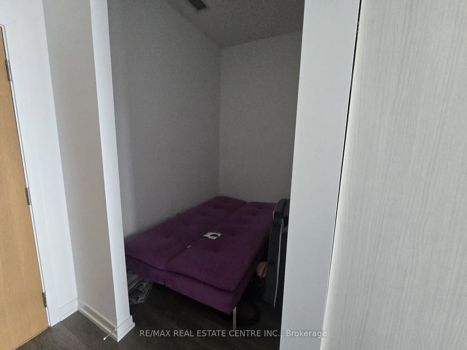 2520 Eglinton Avenue W, Unit 403 thumbnail 16
