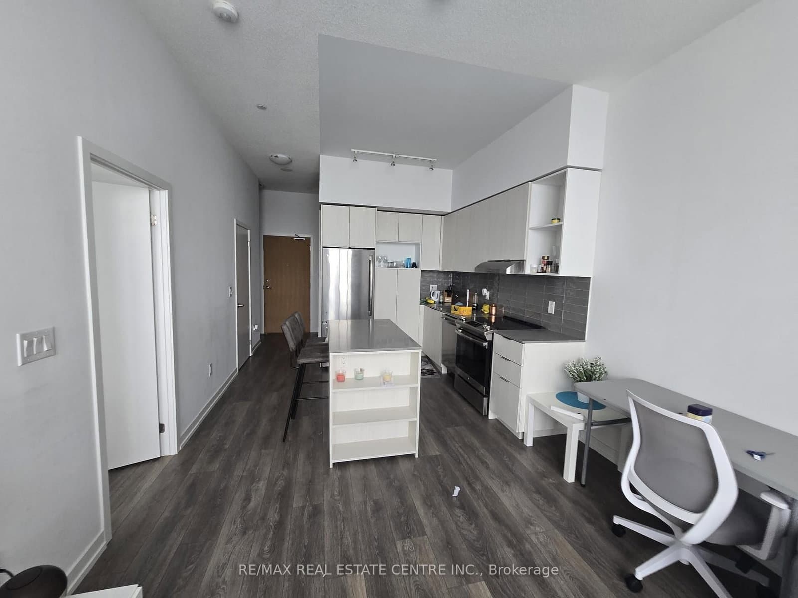 2520 Eglinton Avenue W, Unit 403 thumbnail 2