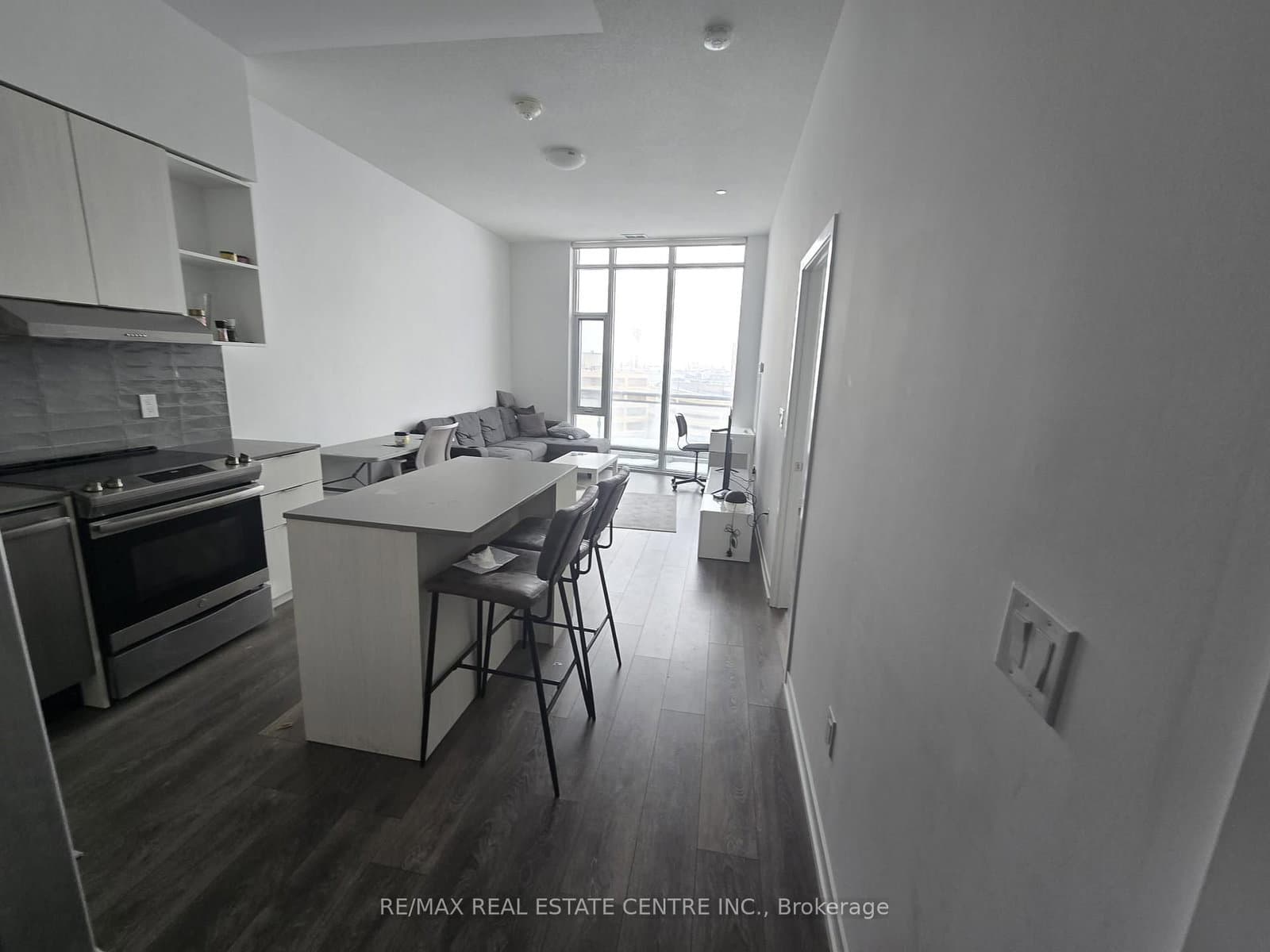 2520 Eglinton Avenue W, Unit 403 thumbnail 3