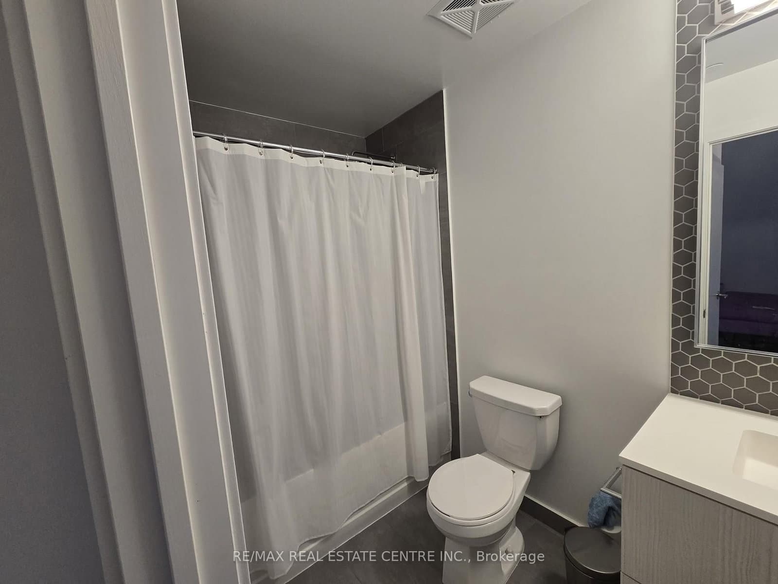 2520 Eglinton Avenue W, Unit 403 thumbnail 8