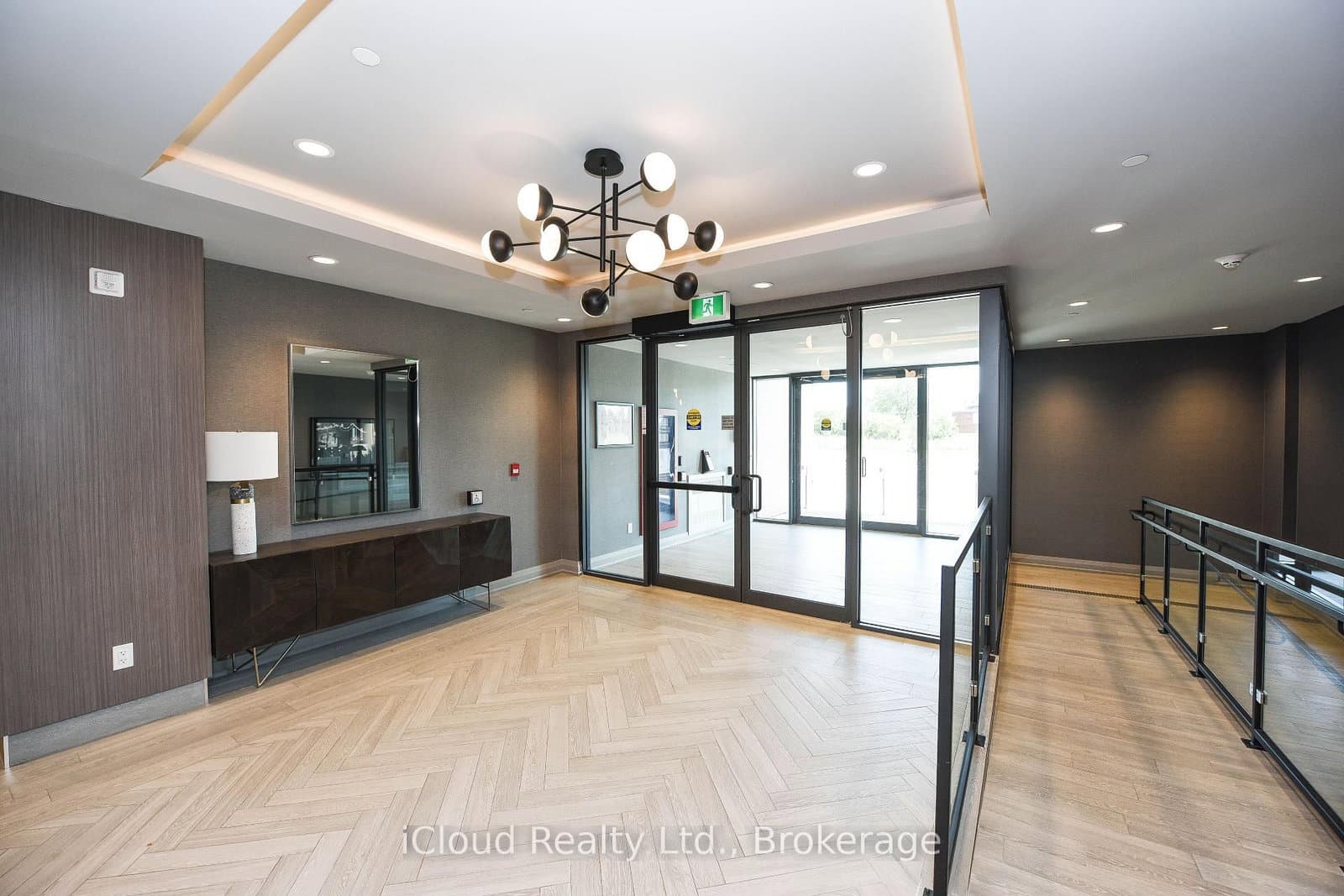 95 Dundas Street, Unit 004 thumbnail 16