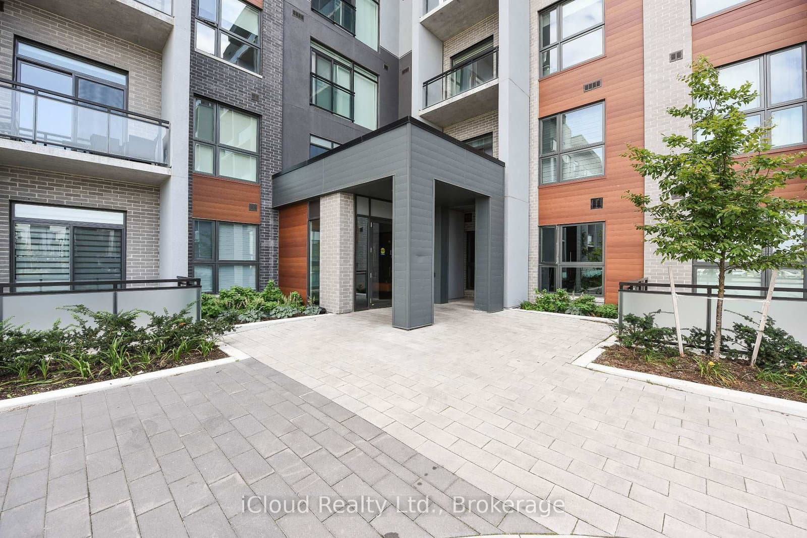 95 Dundas Street, Unit 004 thumbnail 2