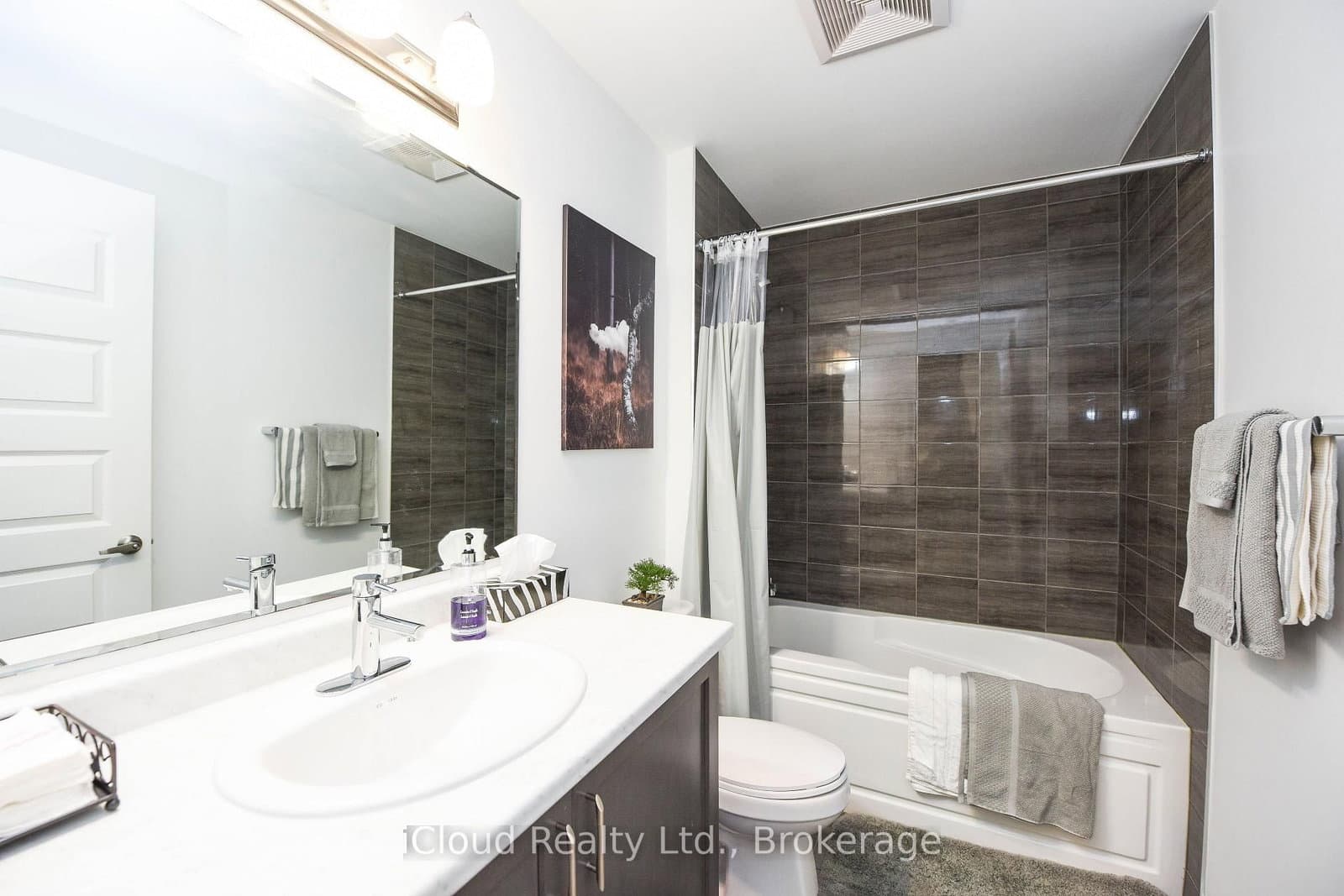 95 Dundas Street, Unit 004 thumbnail 39