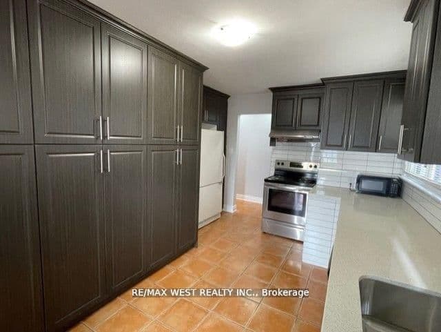 3165 Weston Road, Unit Upper thumbnail 5
