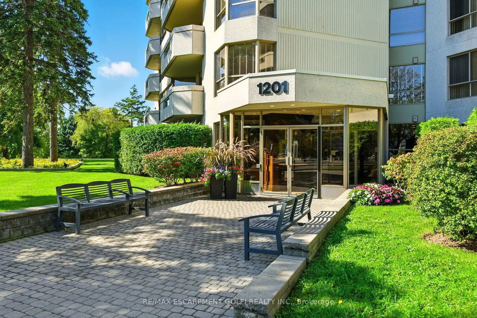 1201 North Shore Boulevard E, Unit 208 thumbnail 4