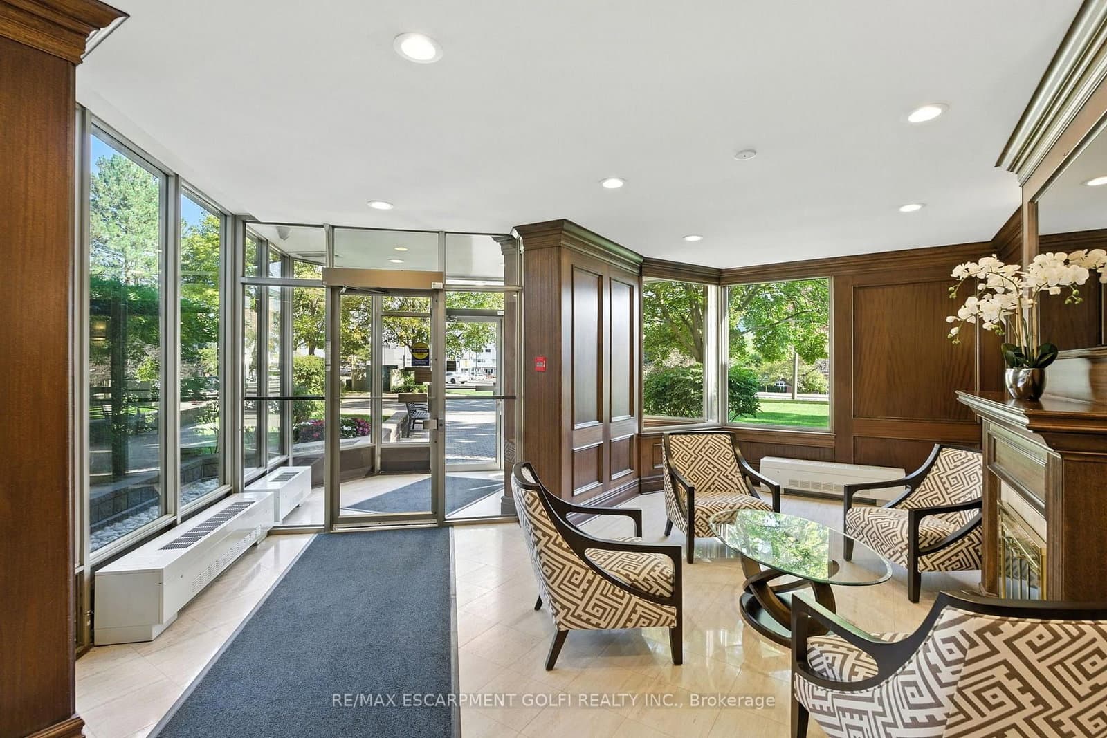 1201 North Shore Boulevard E, Unit 208 thumbnail 5