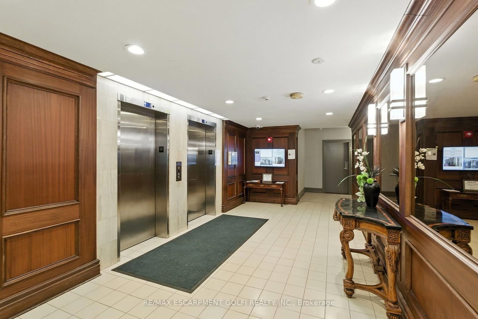1201 North Shore Boulevard E, Unit 208 thumbnail 6