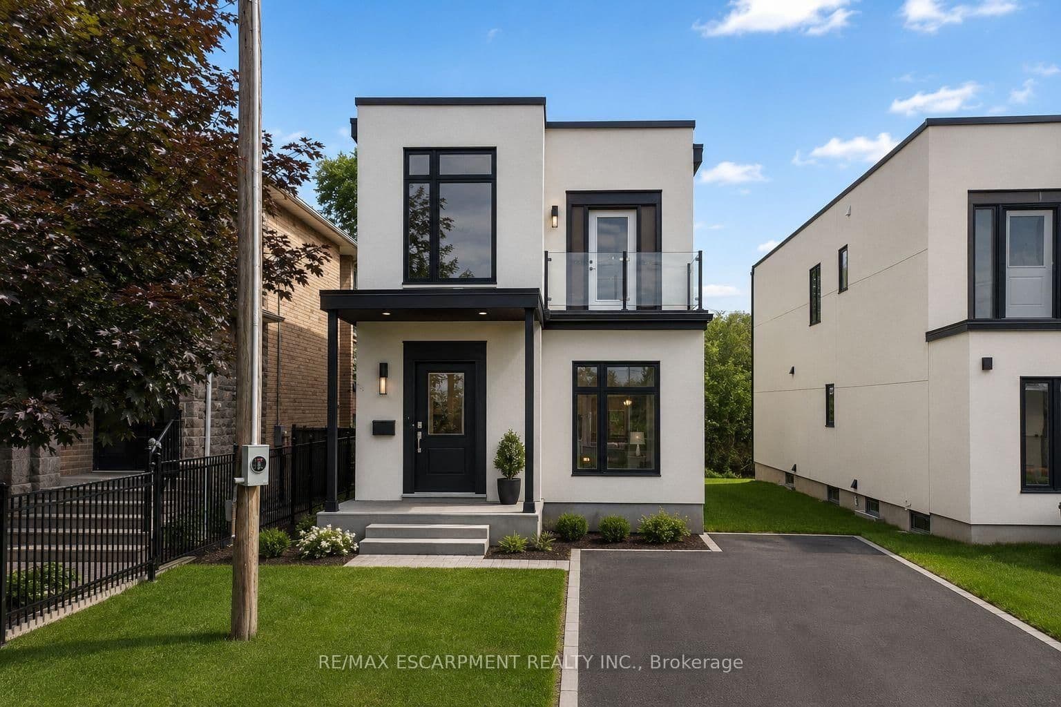 1033 Alexandra Avenue thumbnail 9