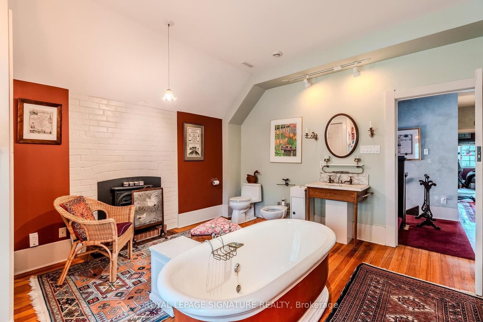 295 Indian Road, Unit Main thumbnail 19