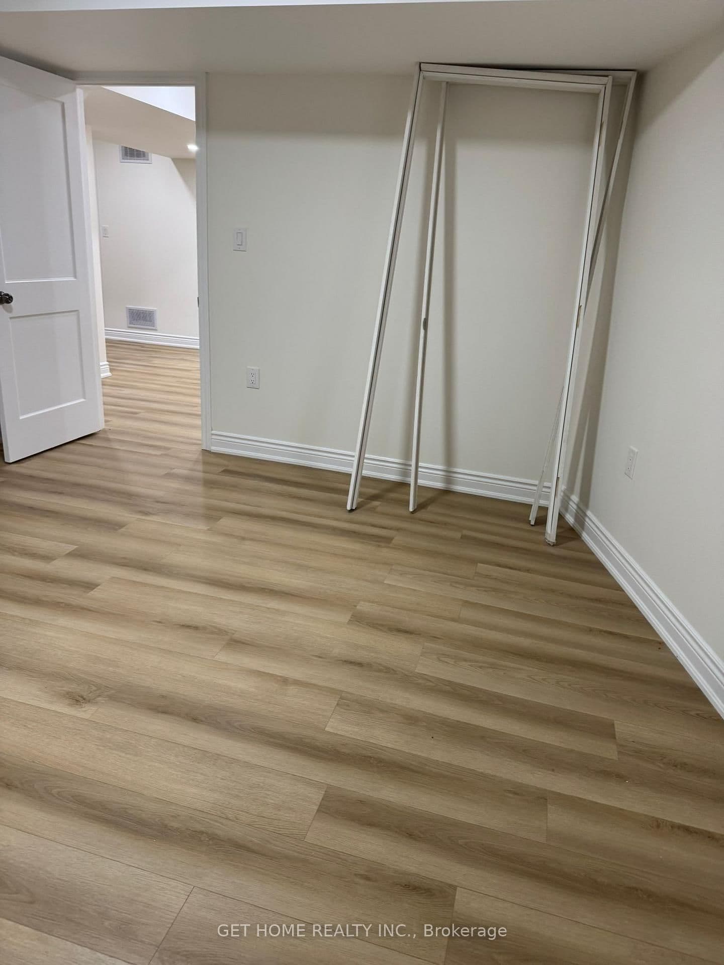 10 Galrino Road, Unit #Bsmt thumbnail 18