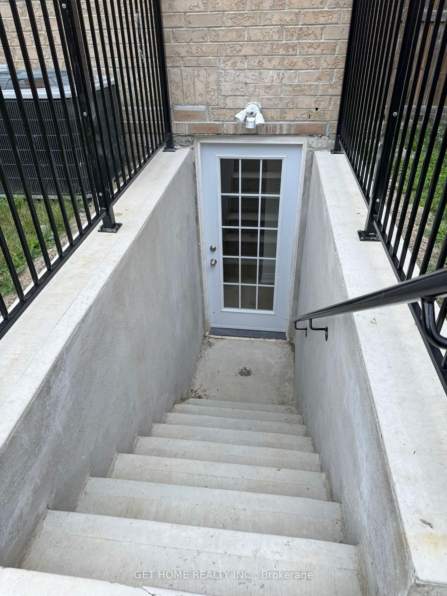 10 Galrino Road, Unit #Bsmt thumbnail 3
