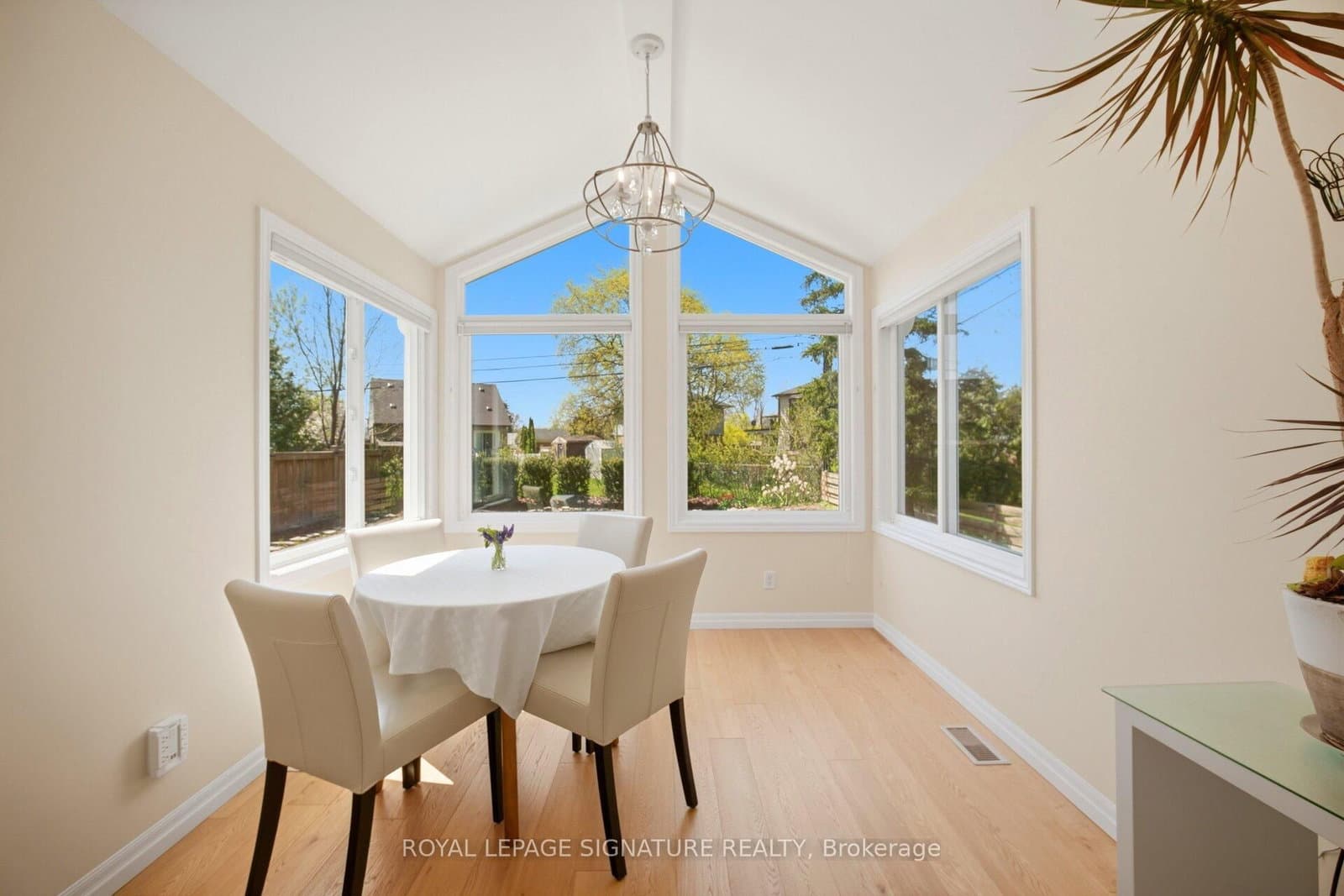 18 Erlesmere Avenue thumbnail 7