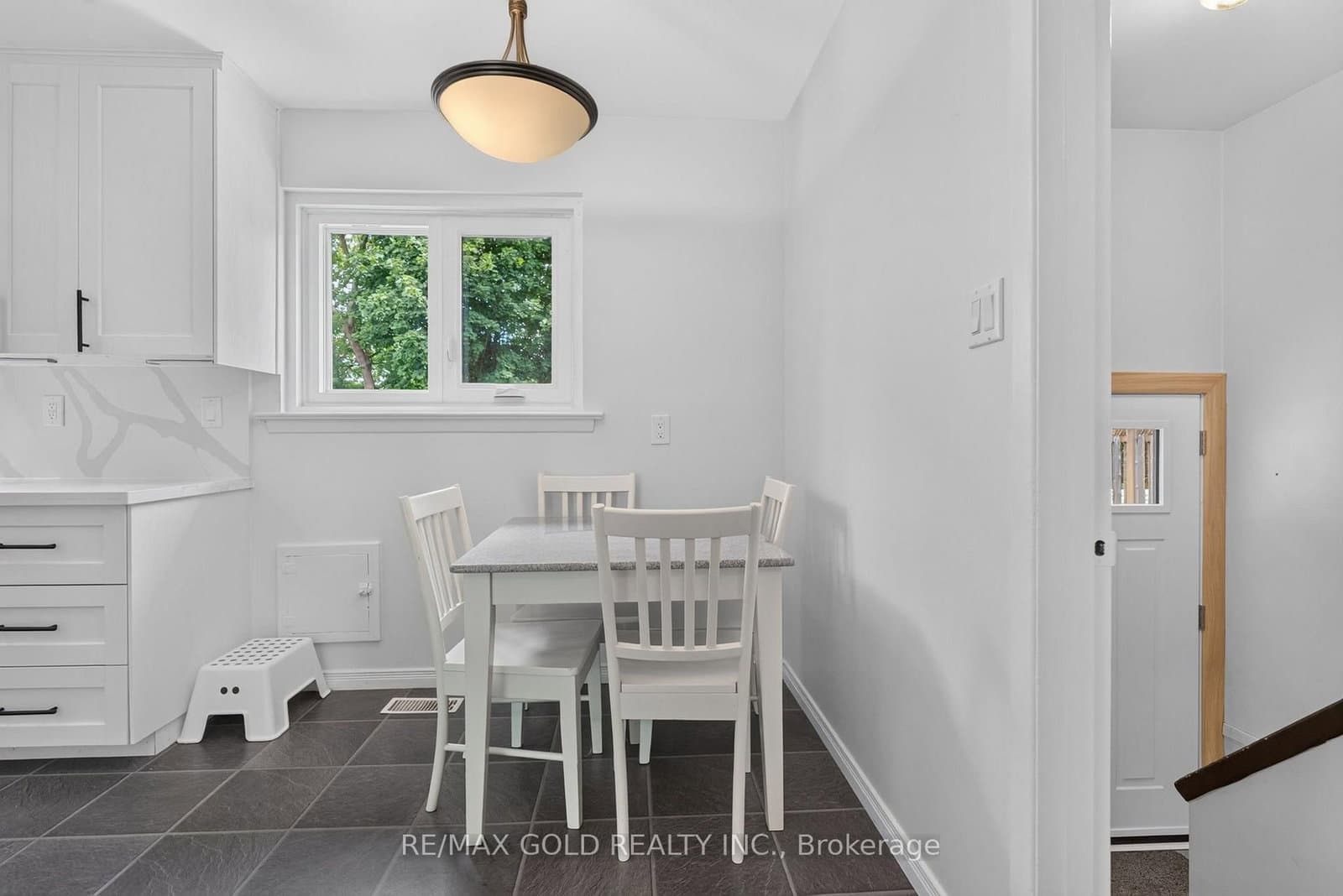 182 Mcmurchy Avenue S thumbnail 13
