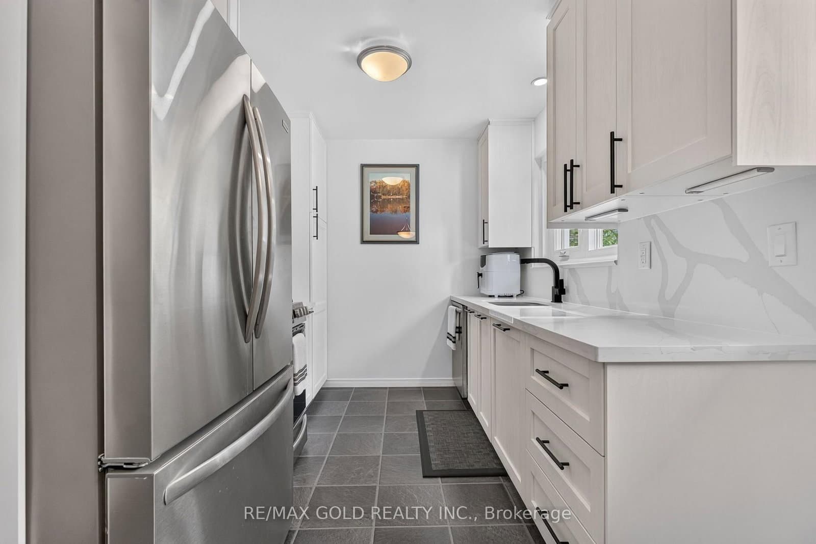 182 Mcmurchy Avenue S thumbnail 14