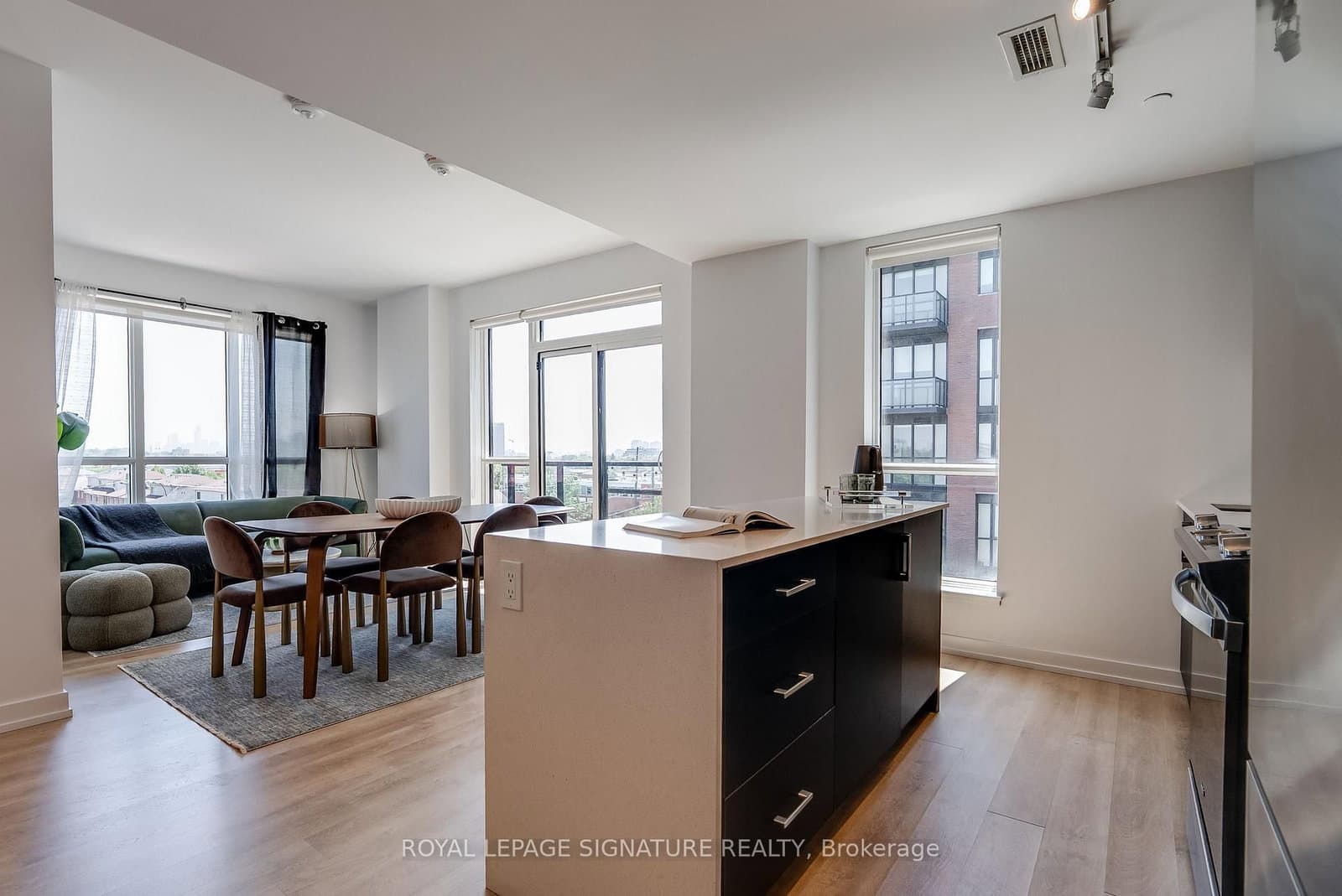 2300 St. Clair Avenue W, Unit 517