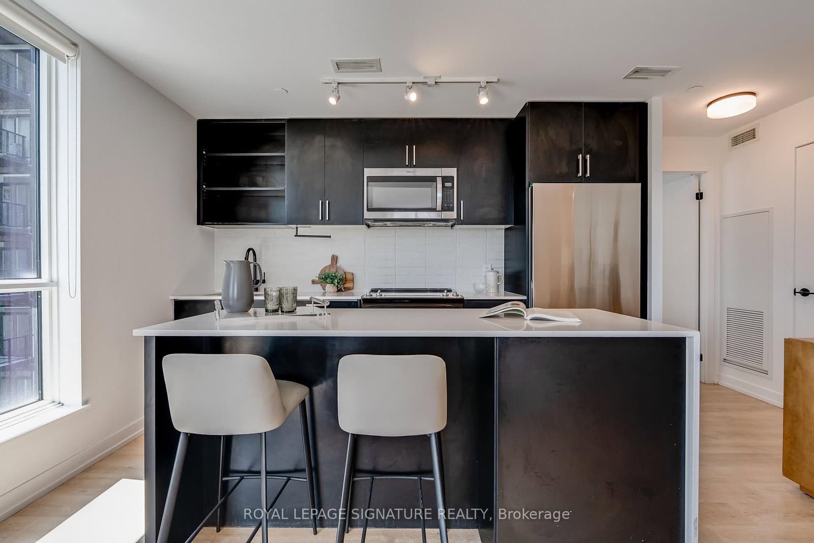 2300 St. Clair Avenue W, Unit 517 thumbnail 2
