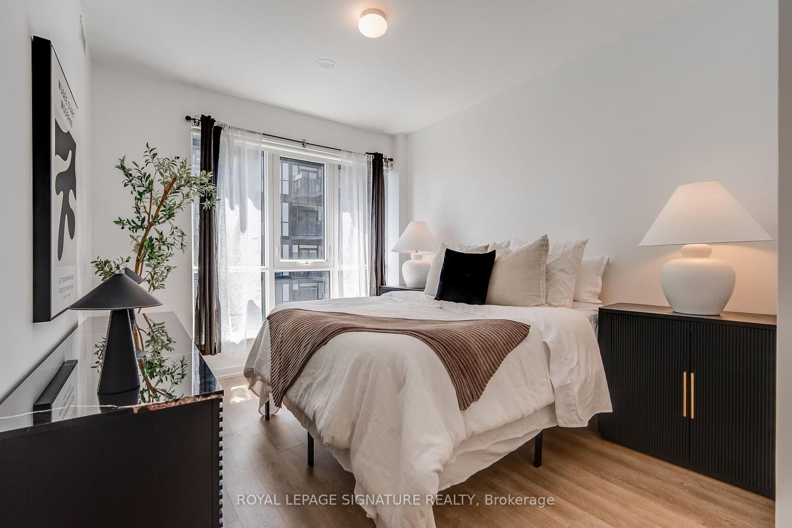 2300 St. Clair Avenue W, Unit 517 thumbnail 9