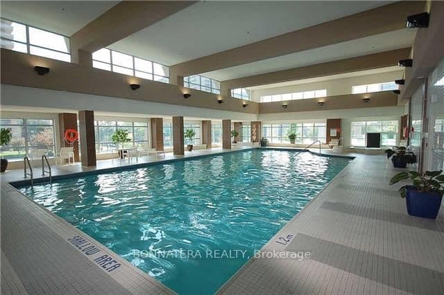 33 Elm Drive, Unit 1506 thumbnail 22