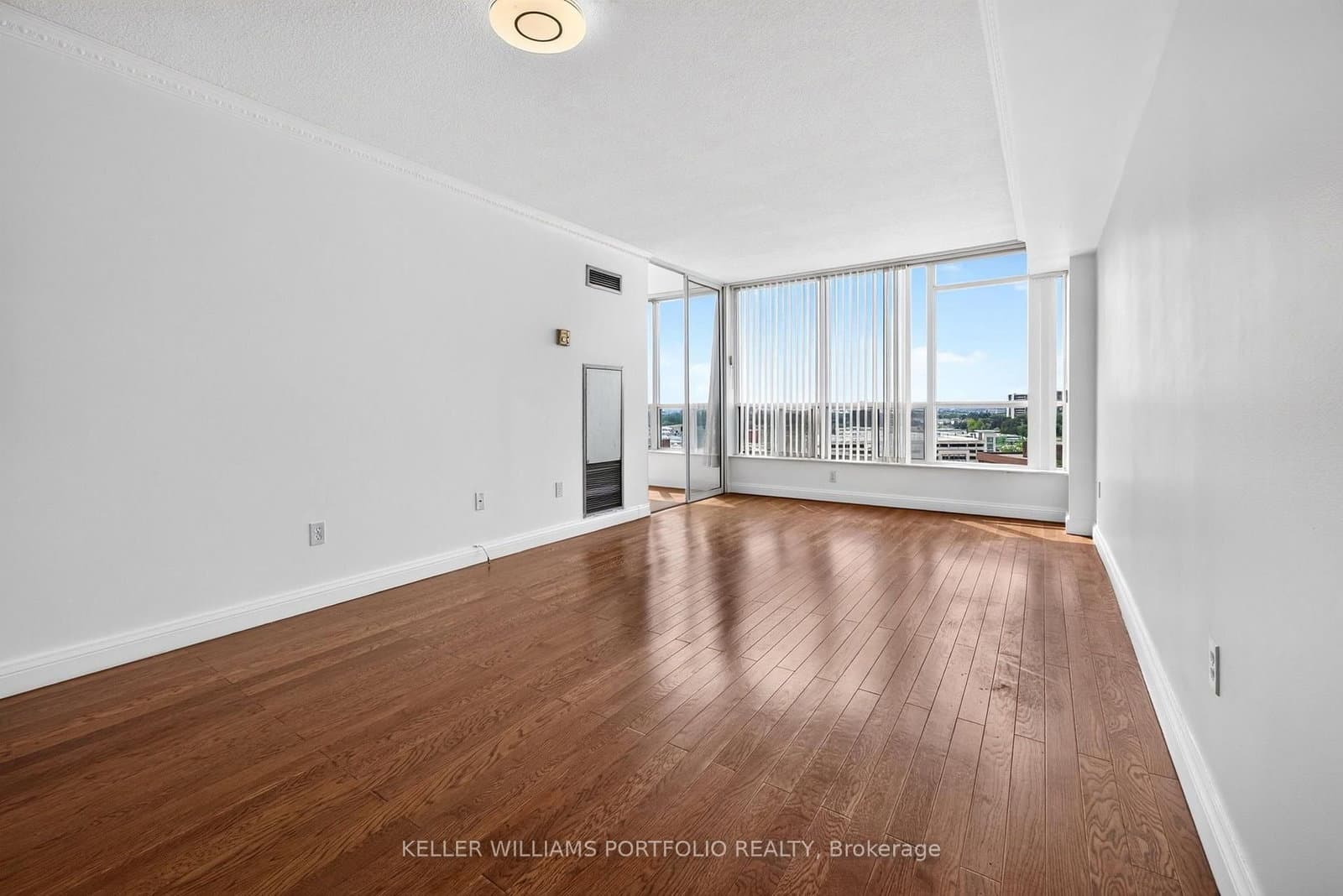 24 Hanover Road, Unit 1008 thumbnail 4