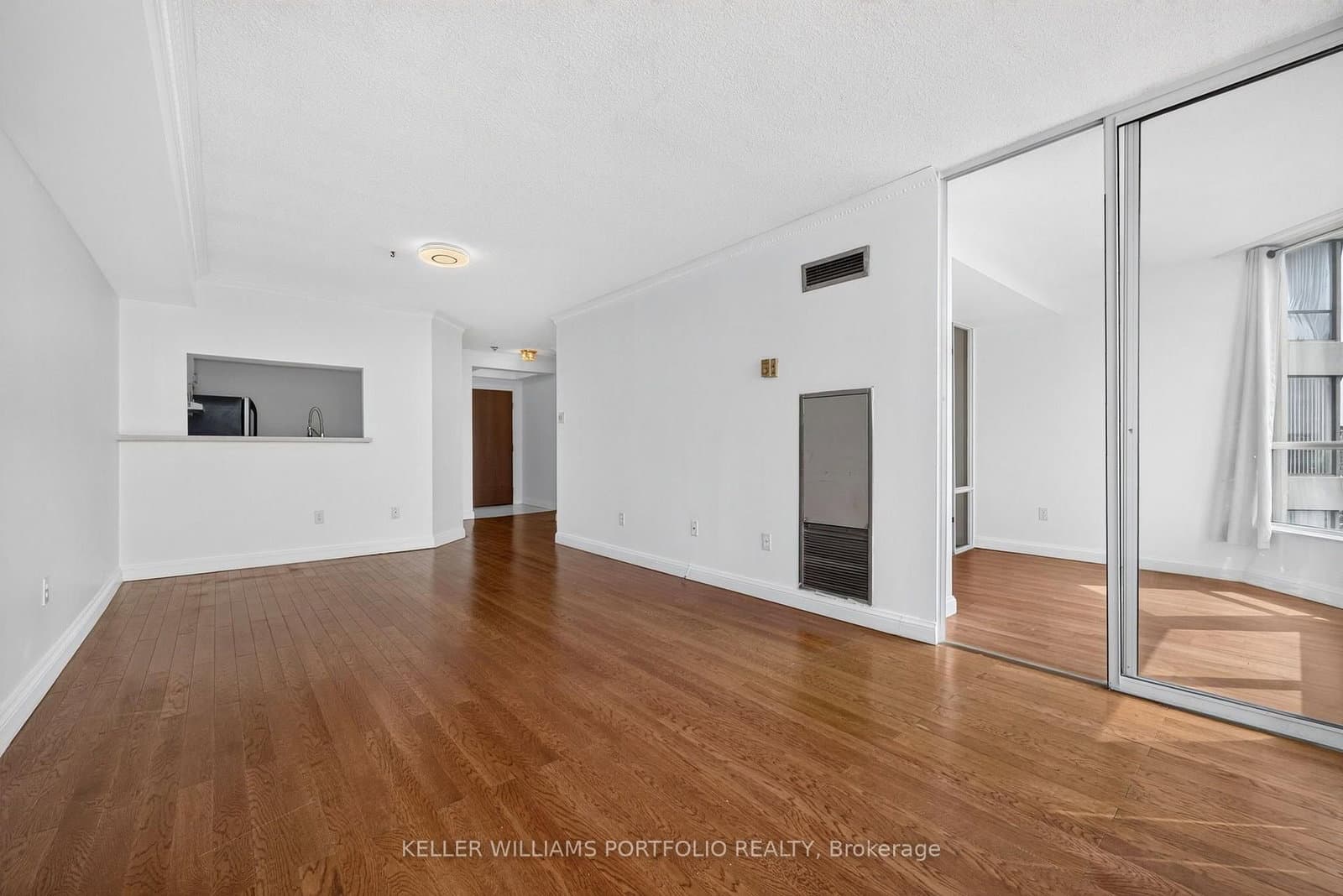 24 Hanover Road, Unit 1008 thumbnail 8