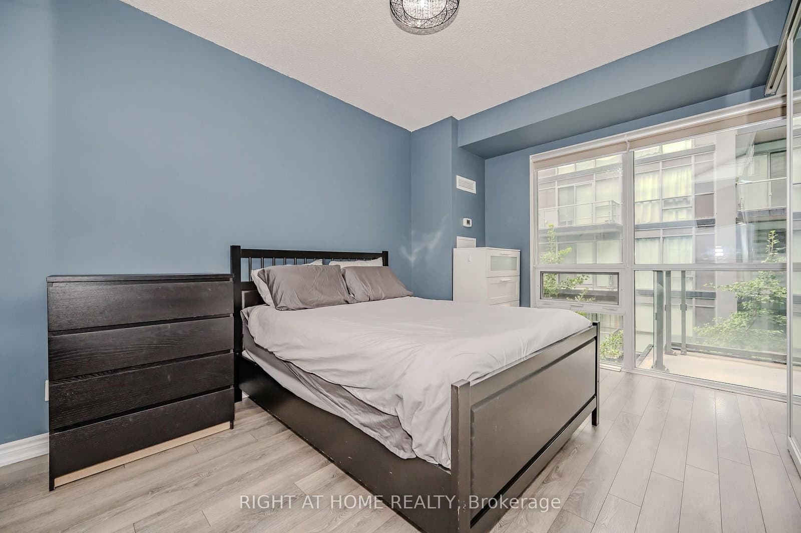 15 James Finlay Way, Unit 917 thumbnail 11