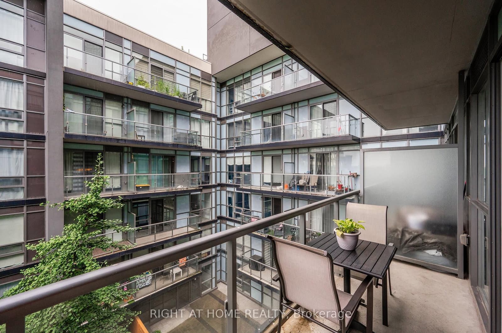 15 James Finlay Way, Unit 917 thumbnail 13