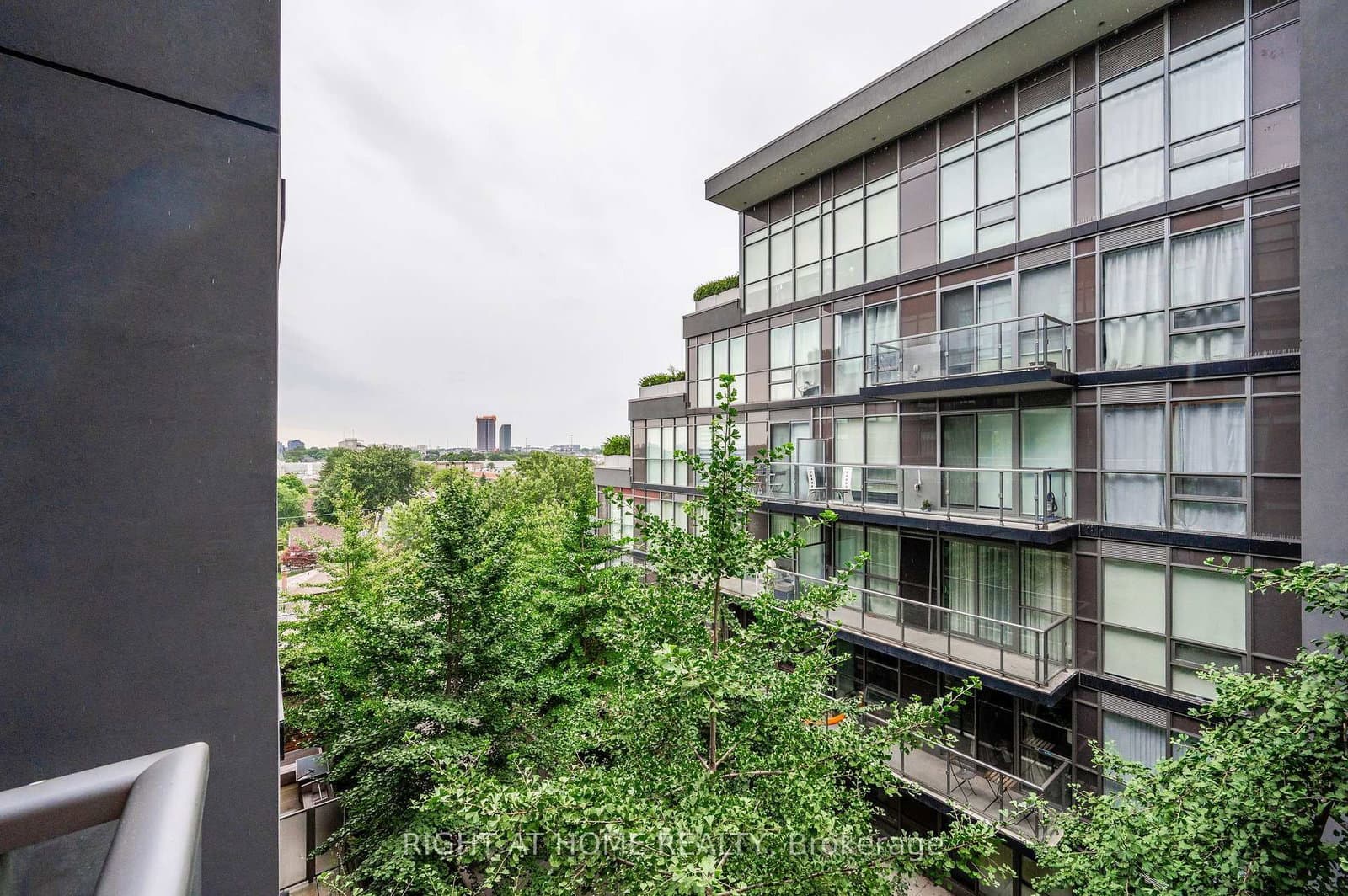 15 James Finlay Way, Unit 917 thumbnail 14