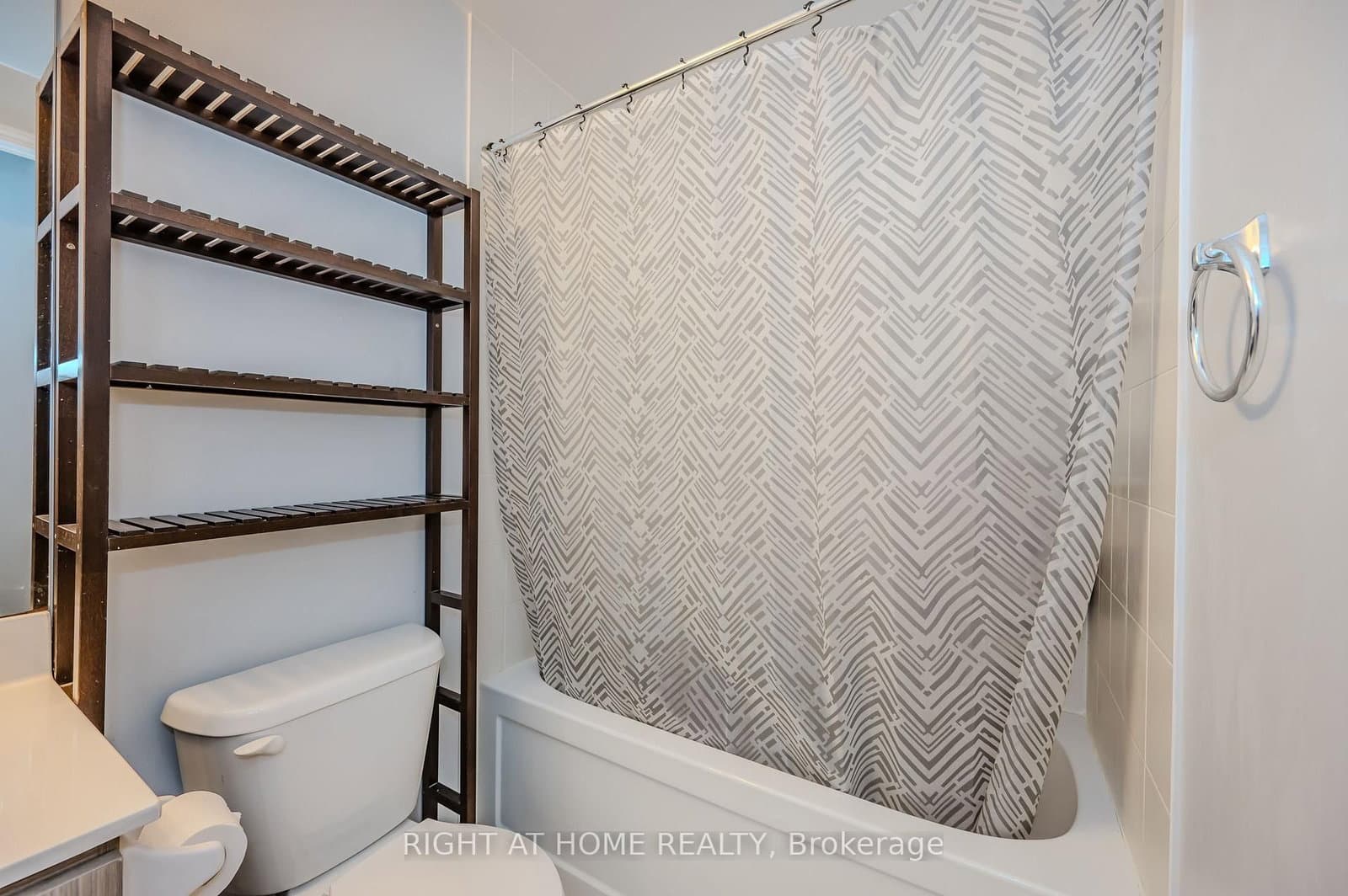 15 James Finlay Way, Unit 917 thumbnail 17