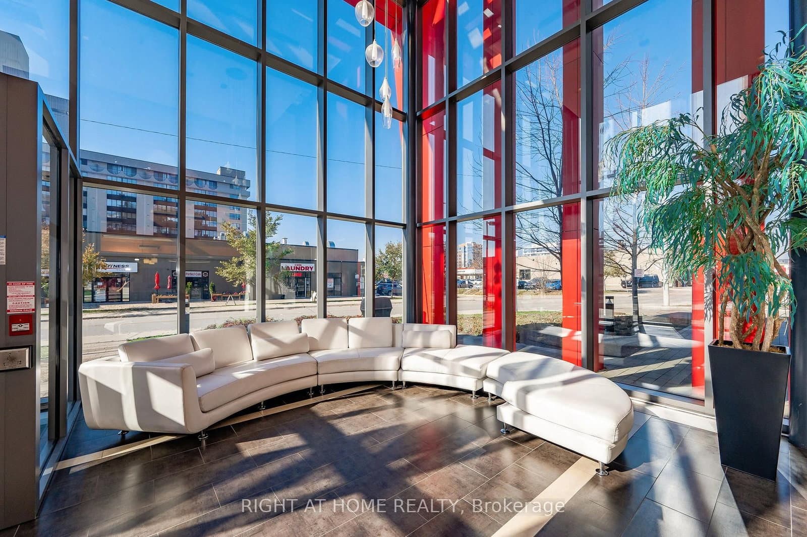 15 James Finlay Way, Unit 917 thumbnail 23