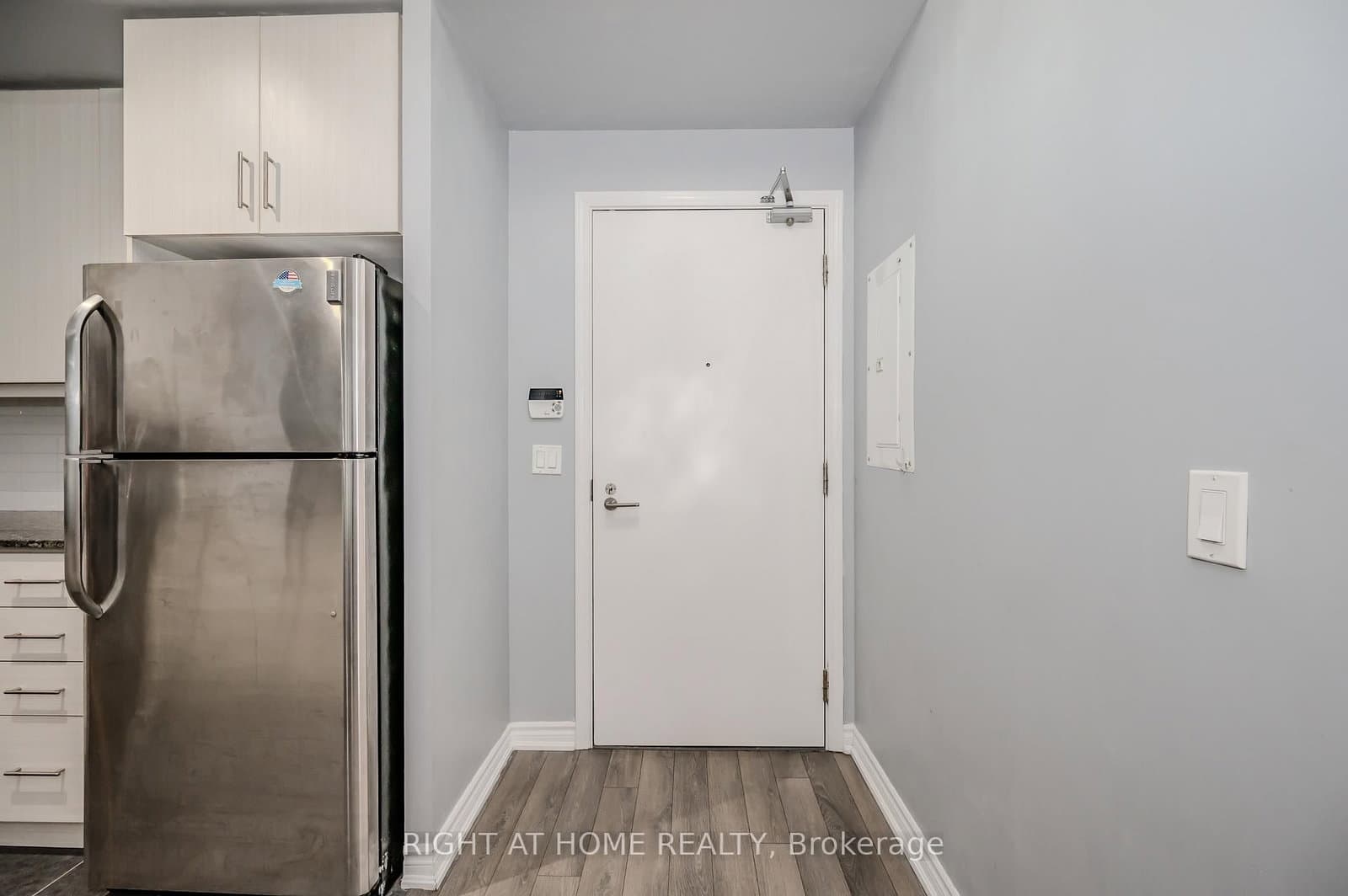 15 James Finlay Way, Unit 917 thumbnail 24