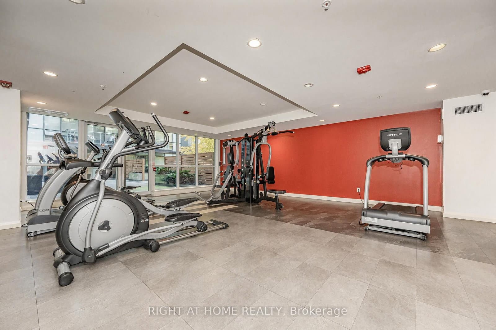 15 James Finlay Way, Unit 917 thumbnail 28