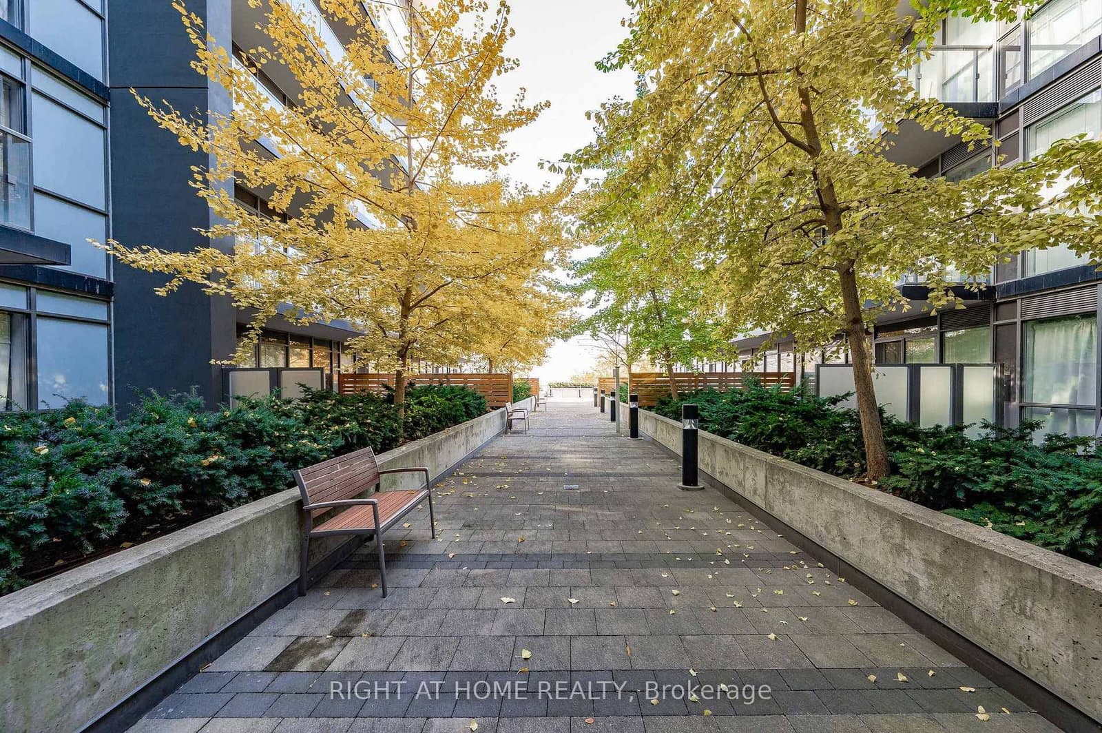 15 James Finlay Way, Unit 917 thumbnail 30