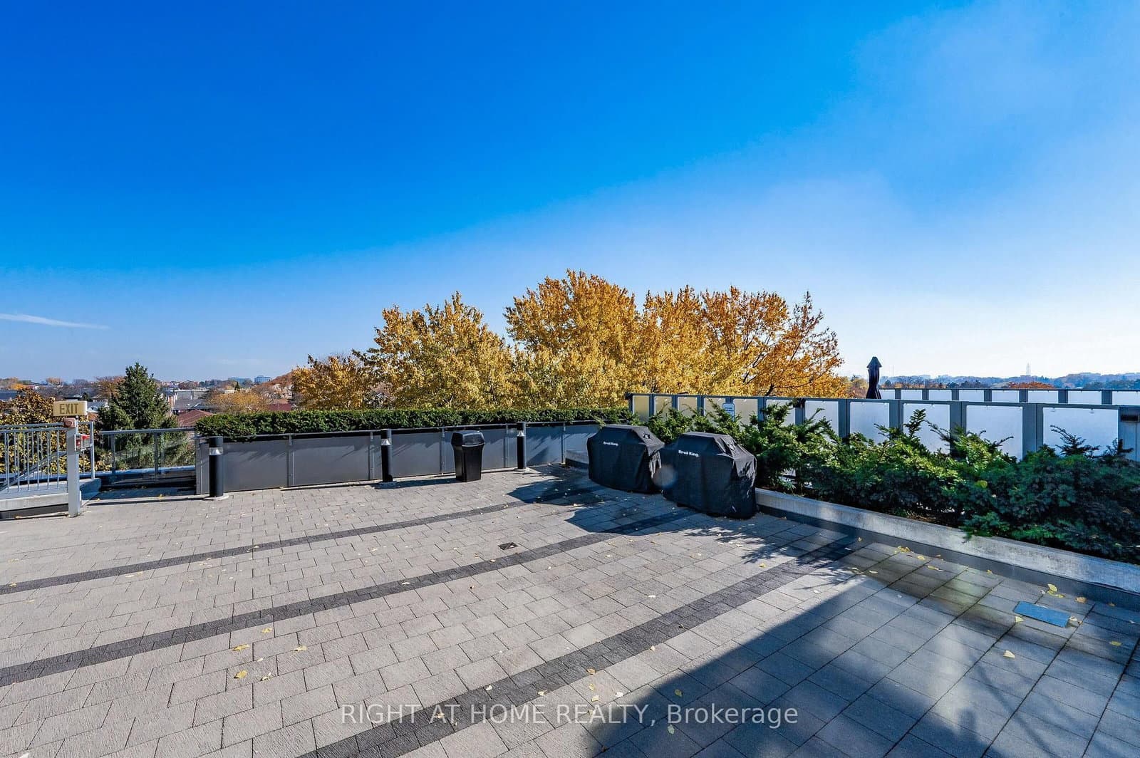 15 James Finlay Way, Unit 917 thumbnail 32
