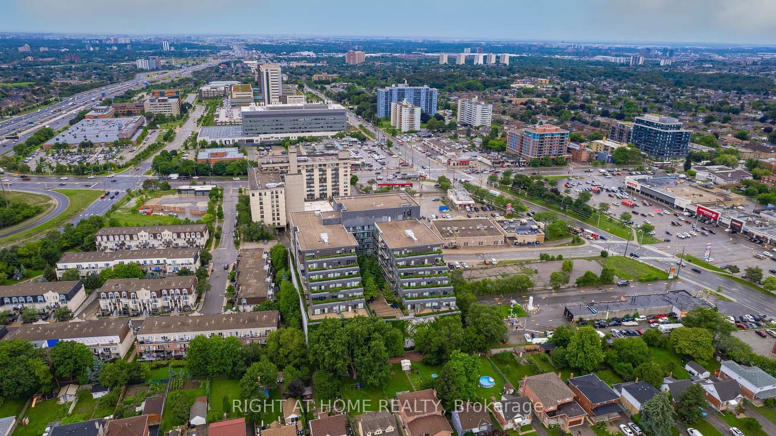 15 James Finlay Way, Unit 917 thumbnail 33