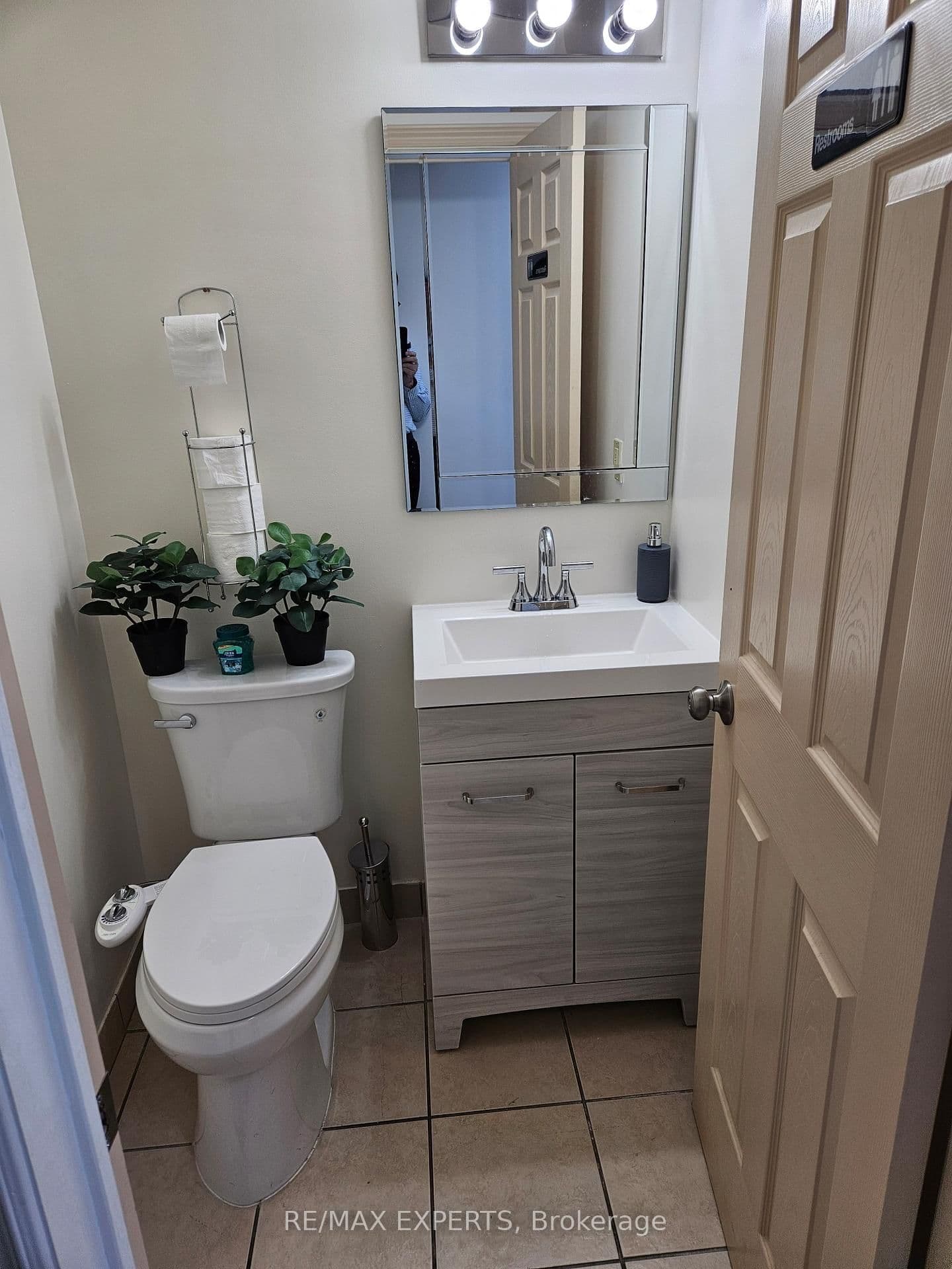 1270 Finch Avenue W, Unit 2 thumbnail 5