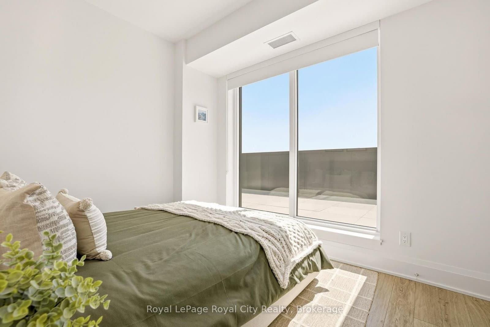 3071 Trafalgar Road, Unit 604 thumbnail 22