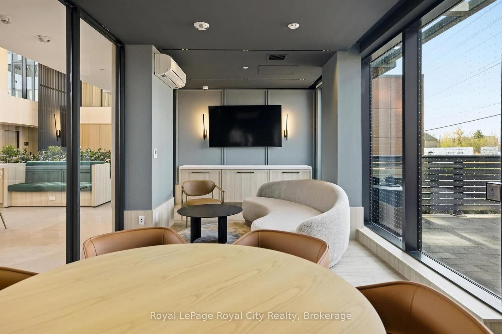 3071 Trafalgar Road, Unit 604 thumbnail 43