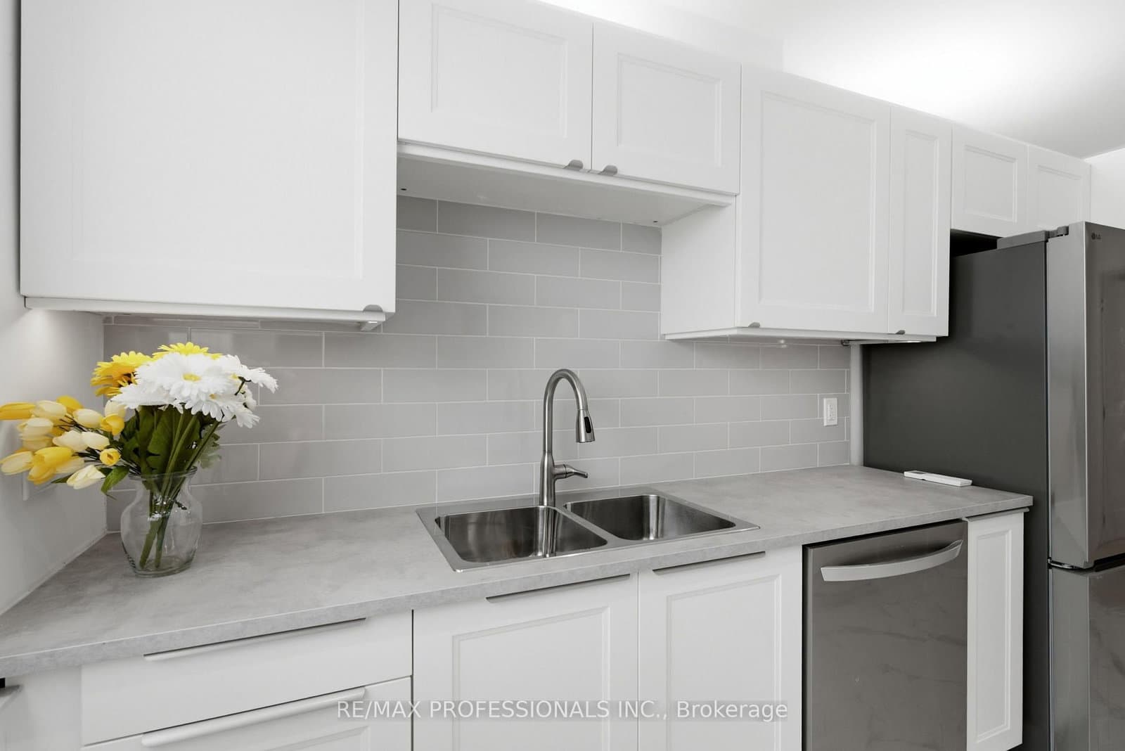 105 Cavell Avenue thumbnail 19