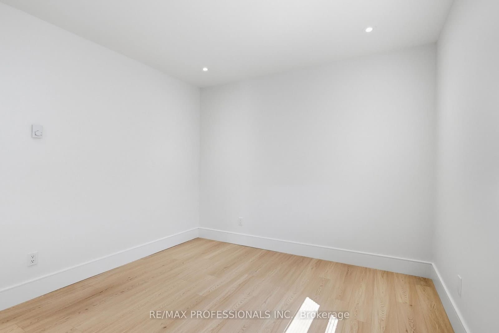 105 Cavell Avenue thumbnail 33